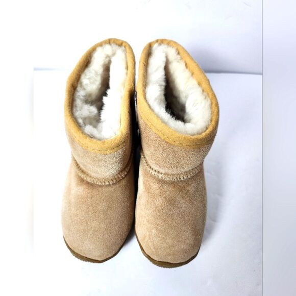 UGG Boots MUBO Classic Girls Tan Size M - Picture 3 of 9
